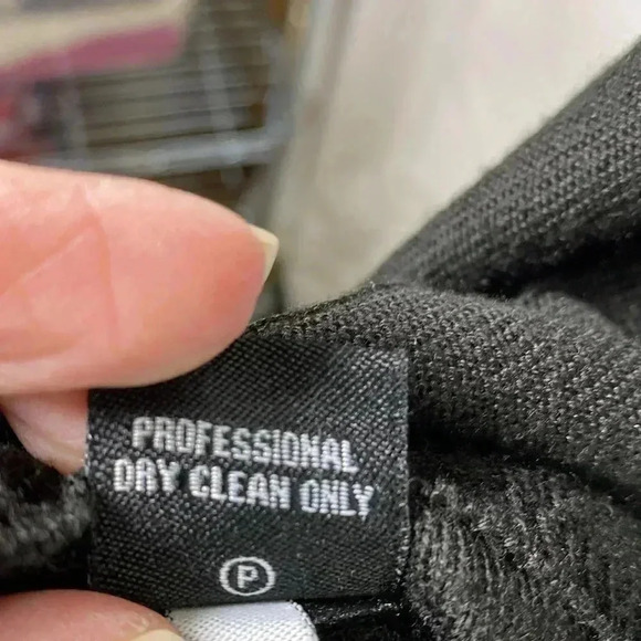 Ellen Tracy Black Long Sleeve Pleated Fit & Flair Sweater Dress in Size Medium. - Picture 9 of 15